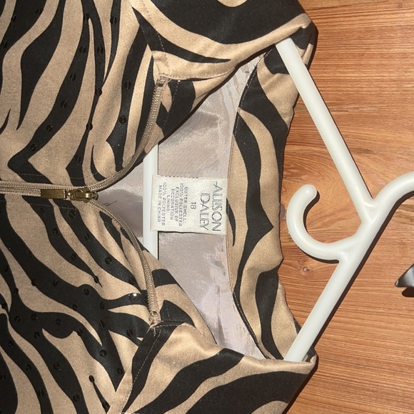 Allison Daley 18 cheeta zip up jacket / blouse - Picture 2 of 3